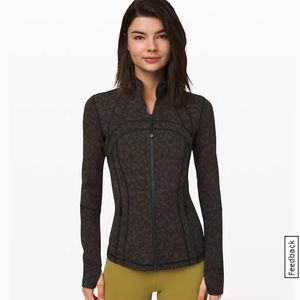 Lululemon Define Jacket size 12
Luxtreme Camo Evergreen Black Green NWOT
